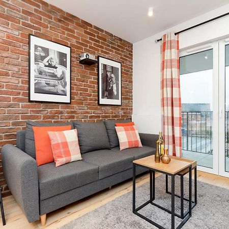 Movie Jacuzzi Apartment At The Main Station By Noclegi Renters Krakkó Kültér fotó