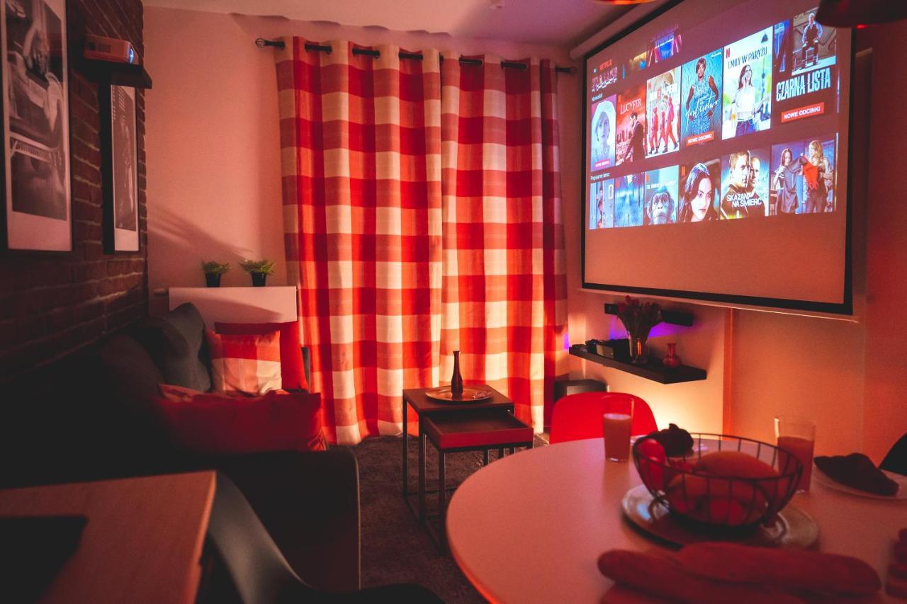 Movie Jacuzzi Apartment At The Main Station By Noclegi Renters Krakkó Kültér fotó