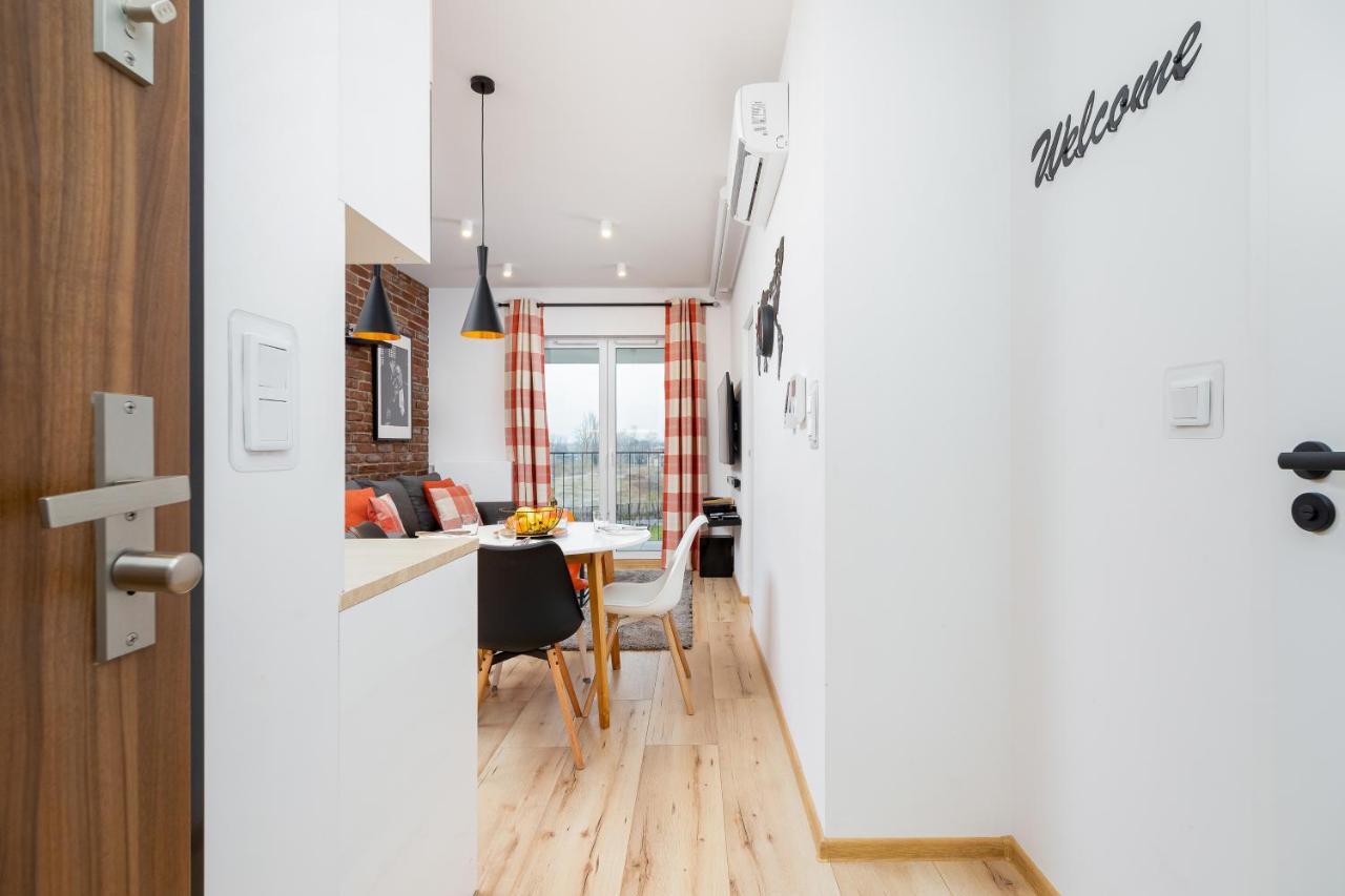 Movie Jacuzzi Apartment At The Main Station By Noclegi Renters Krakkó Kültér fotó